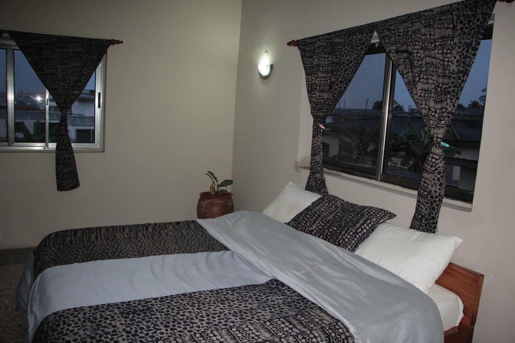 The Sleepy Hippo Hotel Acra Exterior foto