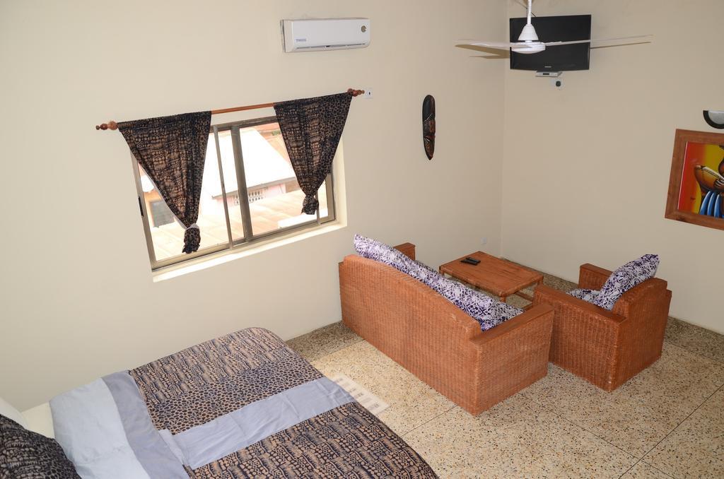 The Sleepy Hippo Hotel Acra Quarto foto